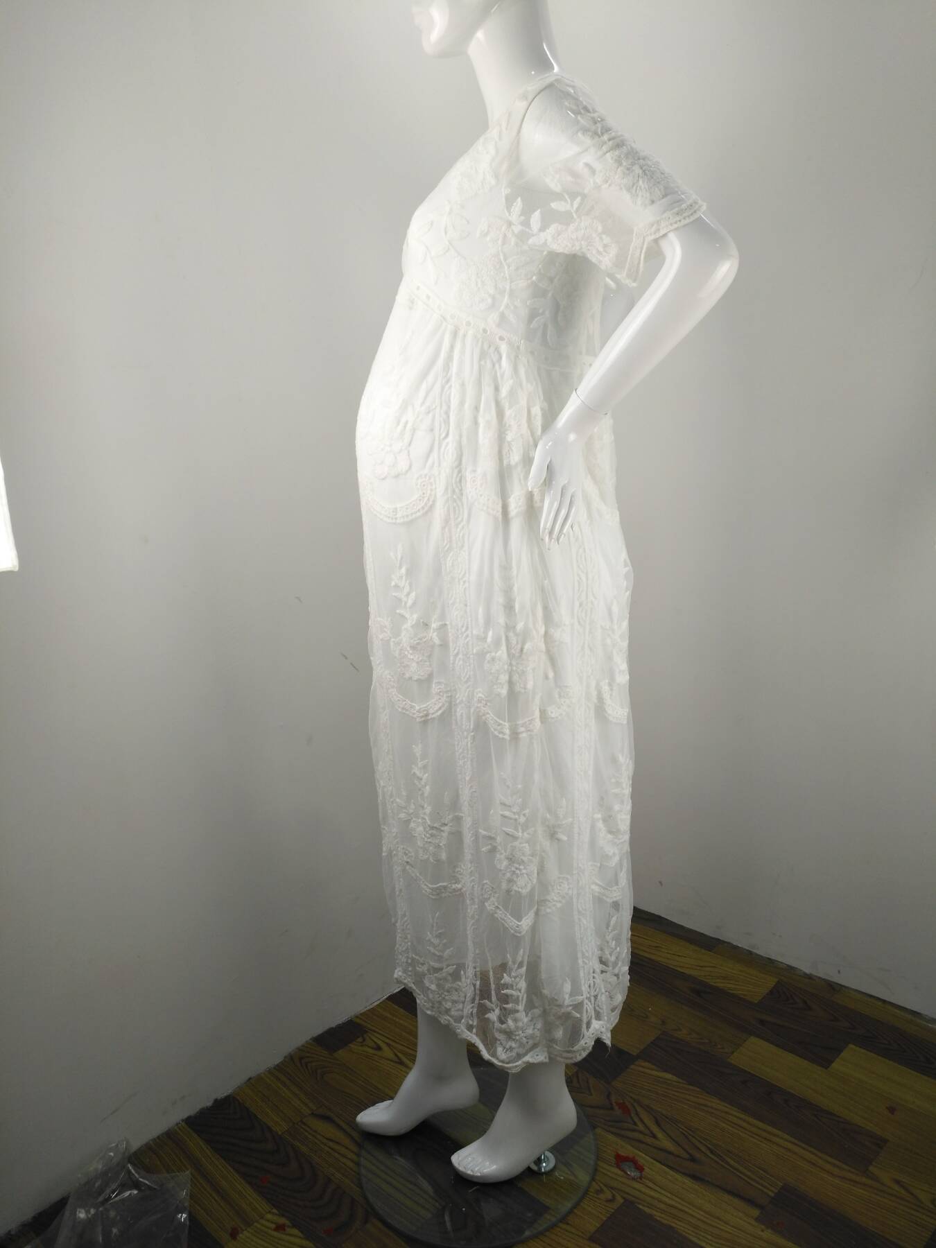 Photo of pregnant women lace dress