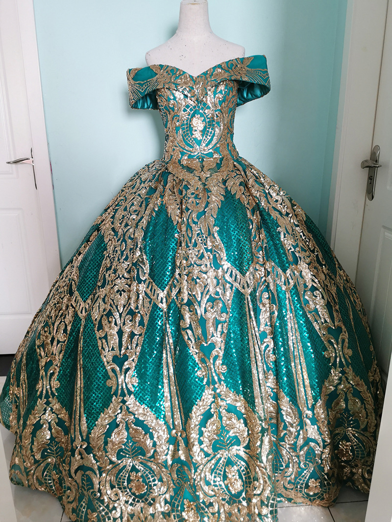 2021 New European and American brides solo wedding dress shoulder to shoulder golden dinner dress