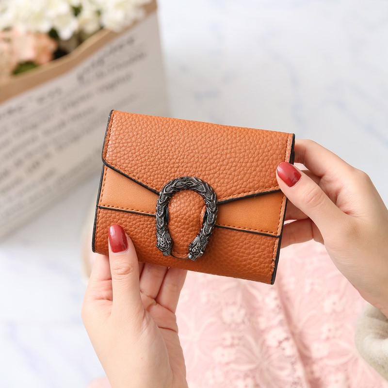 2021 New pure small wallet women's short Korean retro versatile folding Wallet