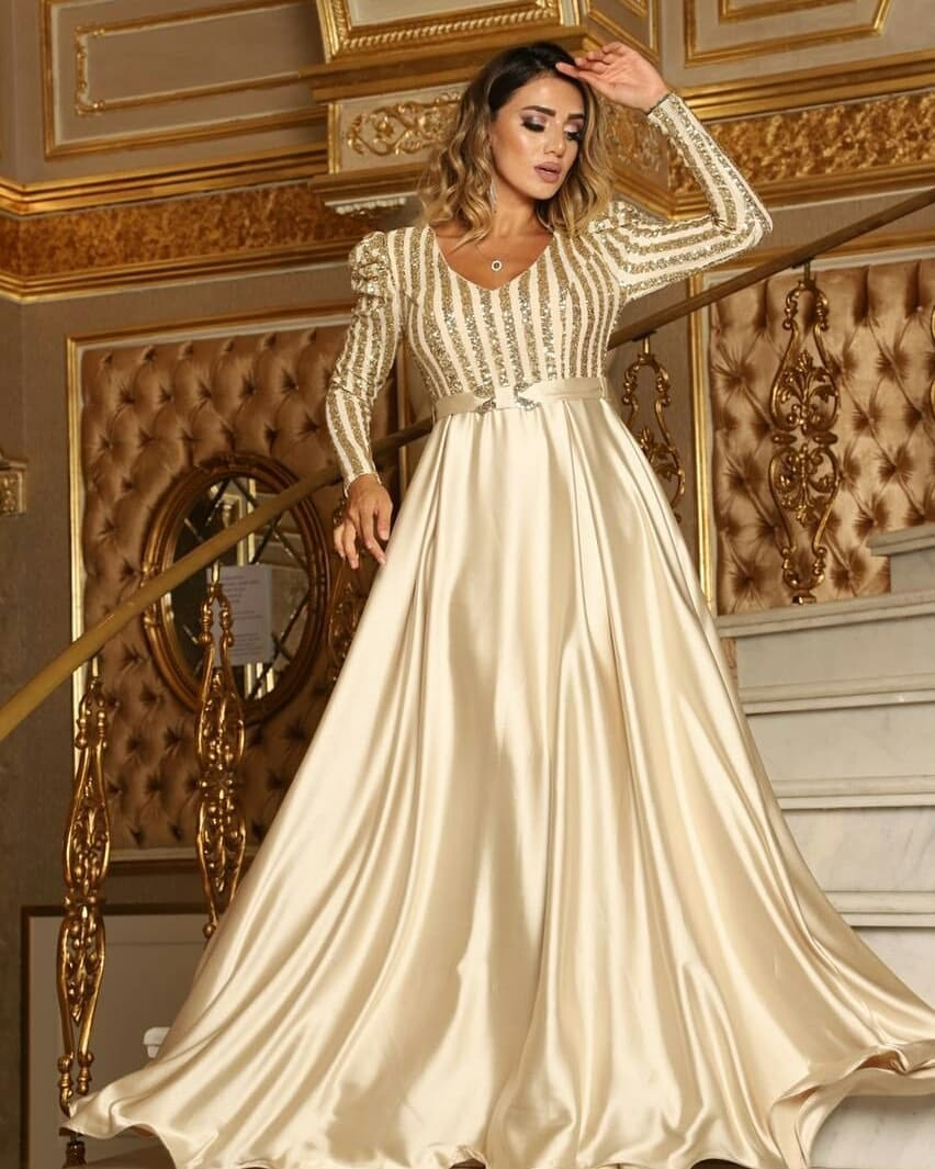 2021 New women&apos;s skirt deep V big swing sexy long dress new tailed banquet evening dress