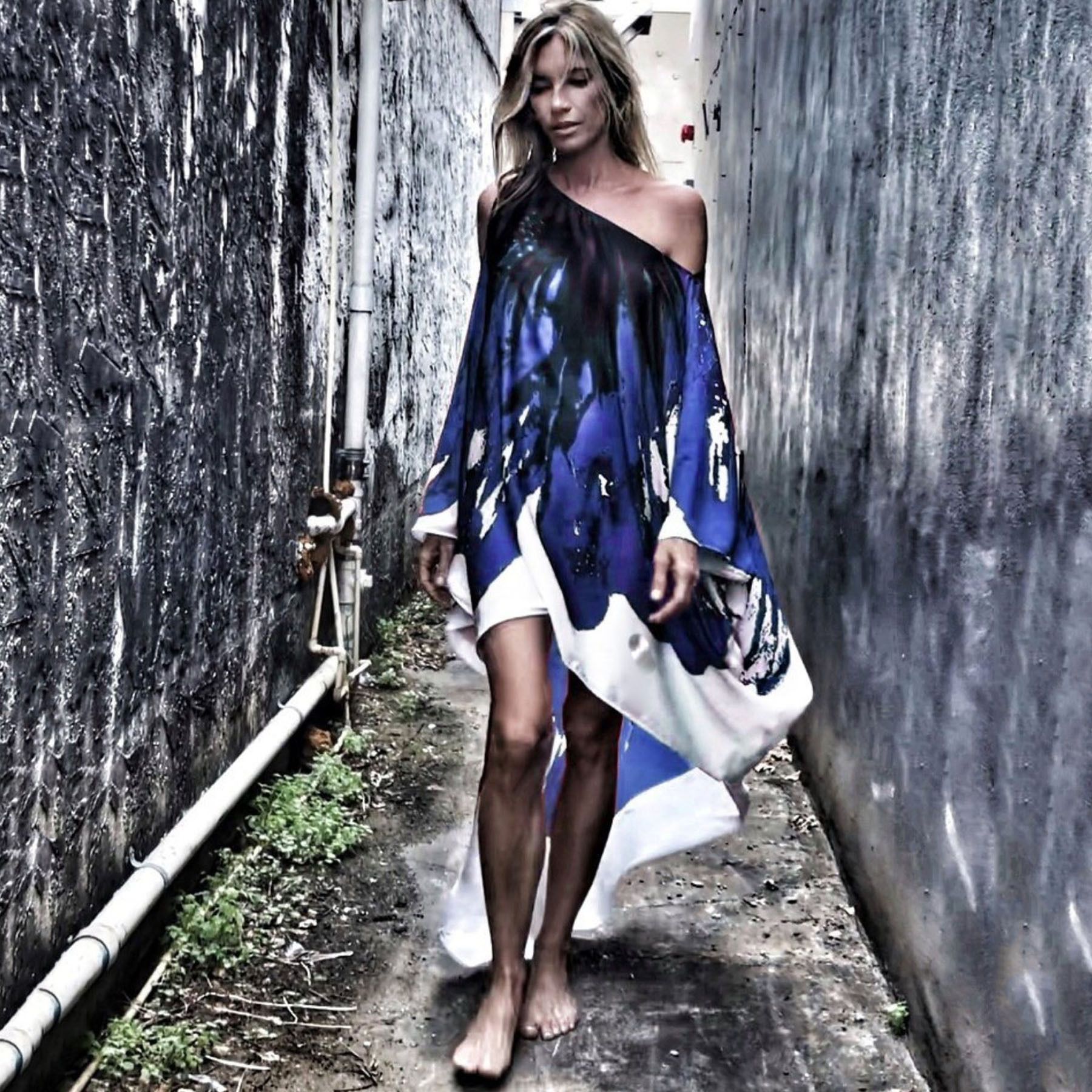 2021 European and American spring new slant shoulder leisure sexy beach holiday dress