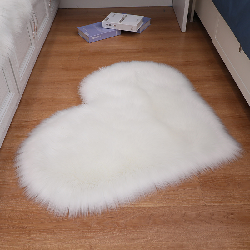 Love shaped imitation wool carpet floor mattress carpet sofa cushion foot pad Plush living room tea table sofa bedroom