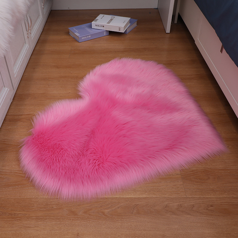 Love shaped imitation wool carpet floor mattress carpet sofa cushion foot pad Plush living room tea table sofa bedroom