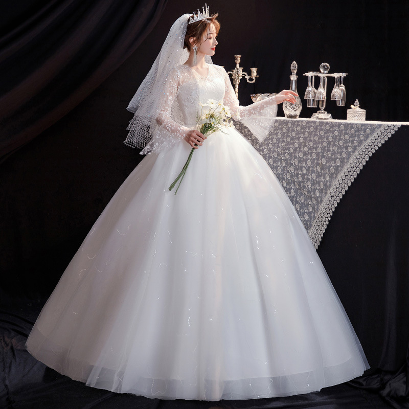 2022 Spring and summer new French lace super fairy dream wedding dress bride Fat wedding dress center axis V-neck