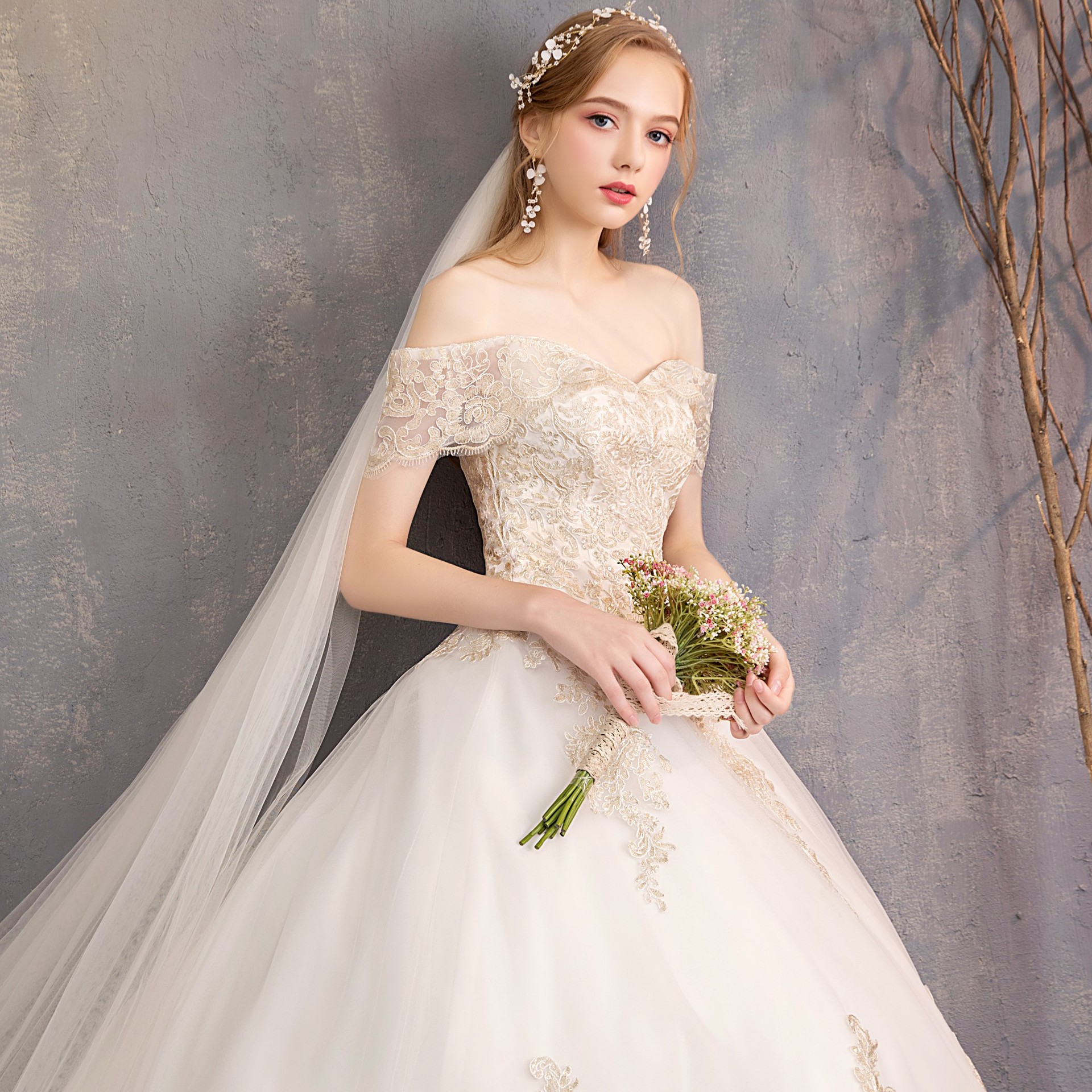 Wedding dress 2022 new bride large one shoulder Korean slim slim tailed studio wholesale dress
