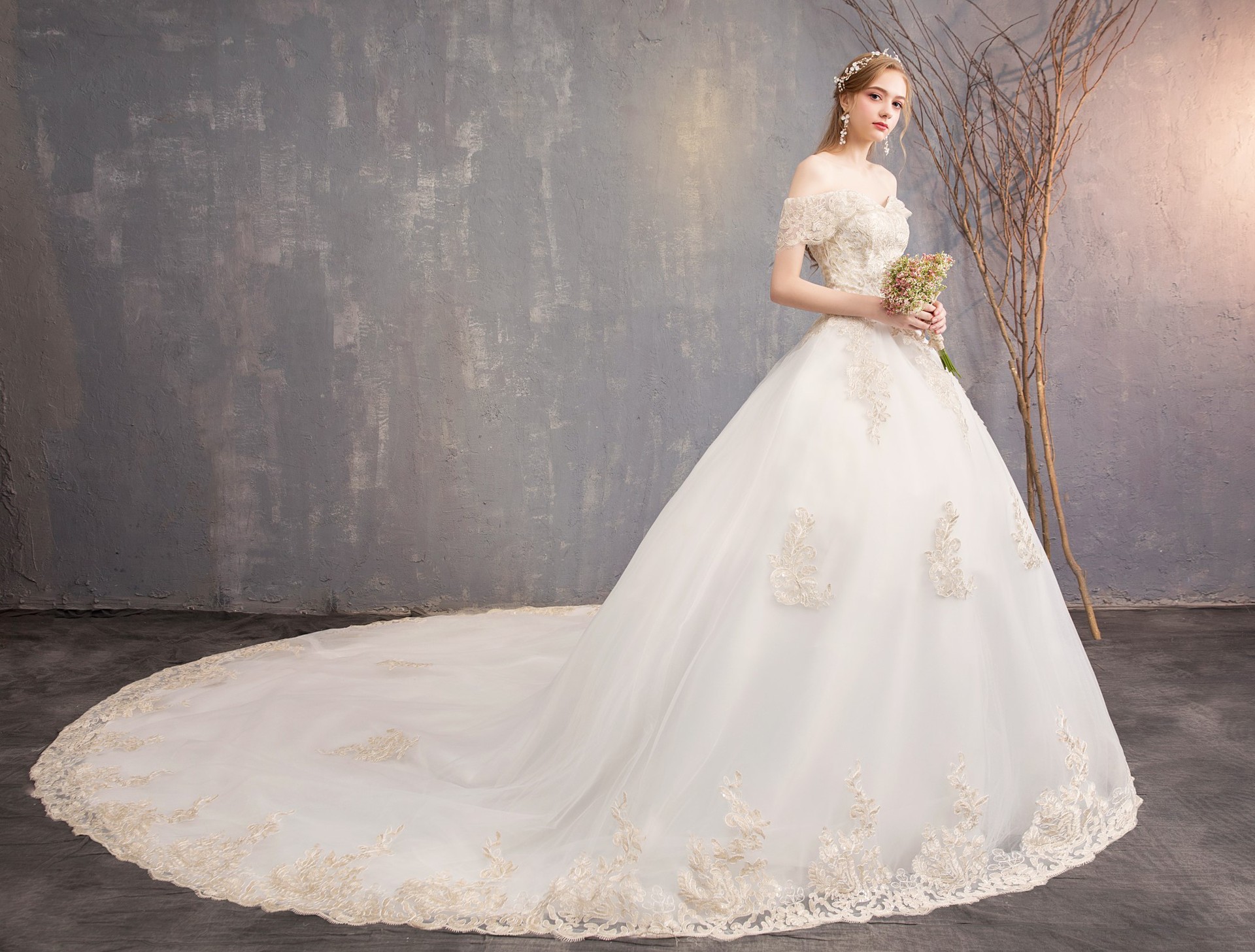 Wedding dress 2022 new bride large one shoulder Korean slim slim tailed studio wholesale dress