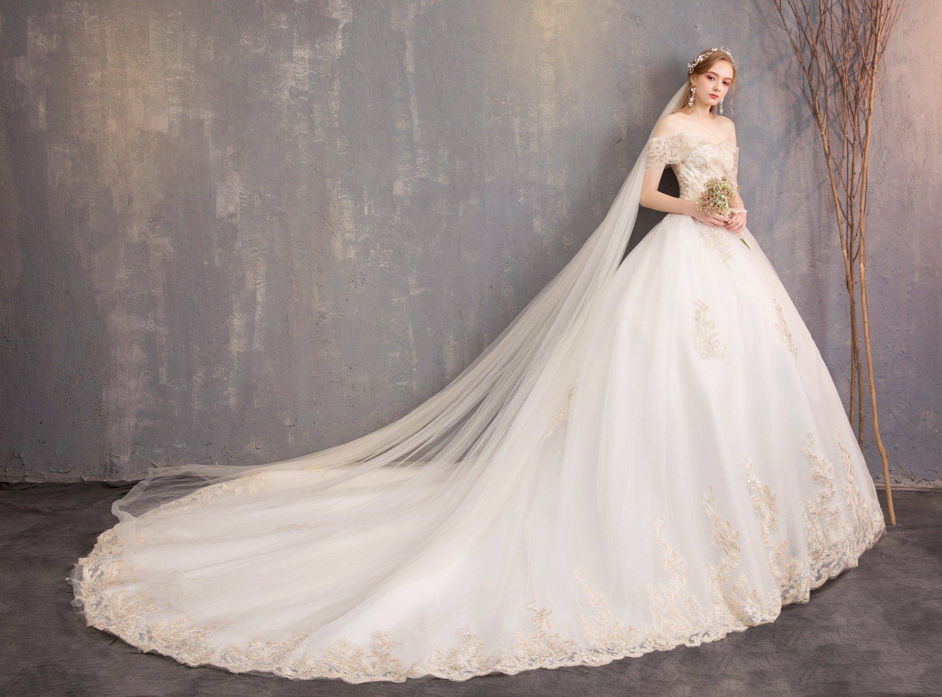 Wedding dress 2022 new bride large one shoulder Korean slim slim tailed studio wholesale dress
