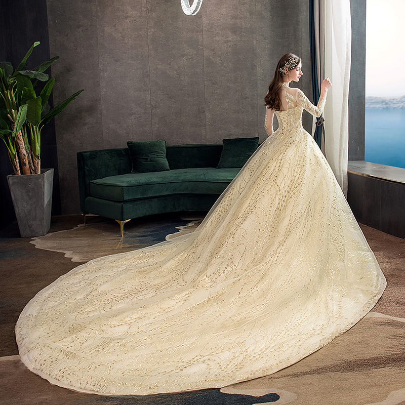 Bride's wedding 2022 new style red coin retro long sleeved collar Hepburn bride tiktok tail TD38