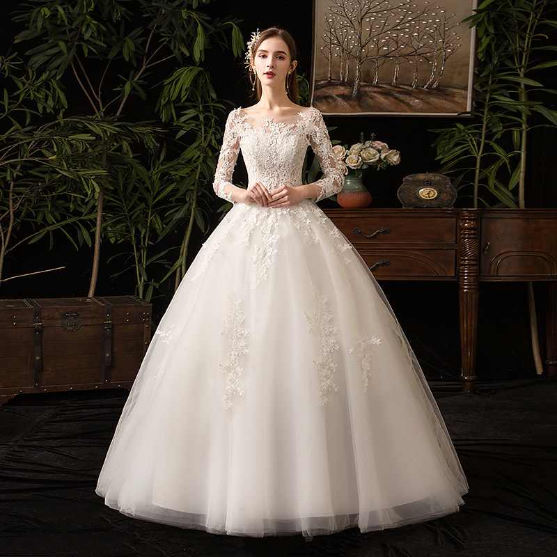 Bride's wedding dress 2022 new voice jitter tiktok Princess Bride princess dream lace hollow wedding dress D35