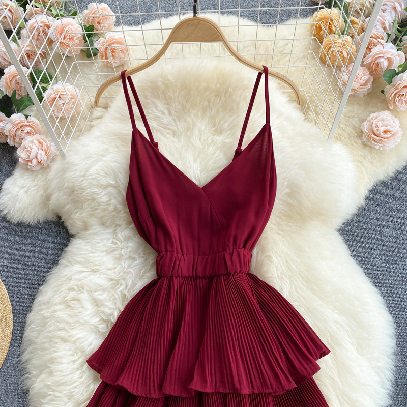 Seaside holiday dress 2022 new summer dress sexy V-neck slim mid-length pleated ruffled beach dress
