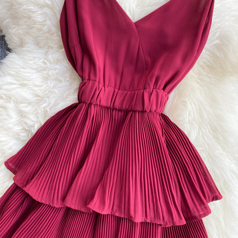 Seaside holiday dress 2022 new summer dress sexy V-neck slim mid-length pleated ruffled beach dress