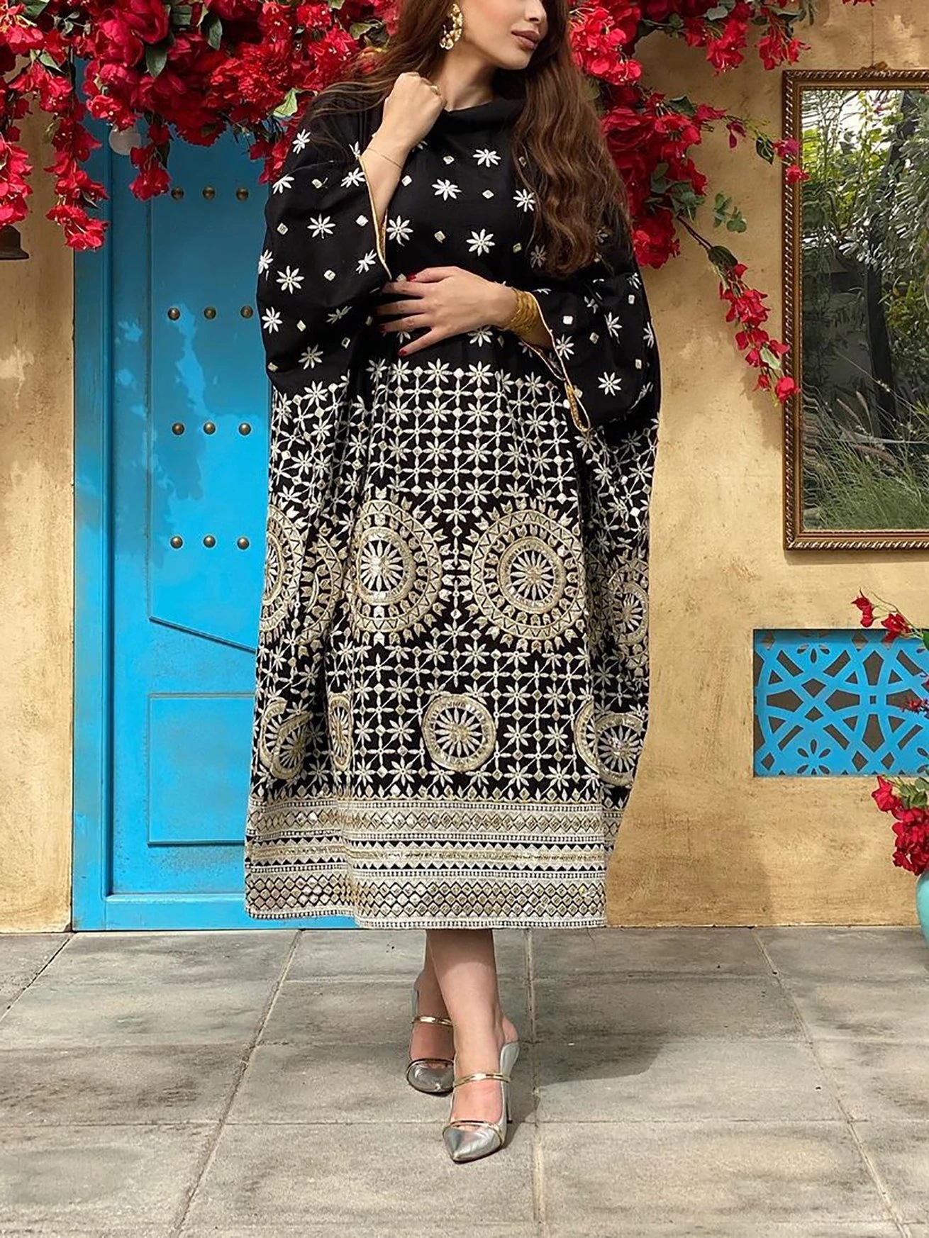2022 Spring and summer new women's Amazon black printed gold breathable loose dress Middle East robe dress