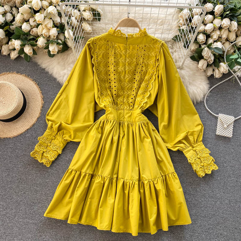 Ins Hepburn style lace flower lantern sleeves waist slimming single-breasted large swing lotus leaf dress