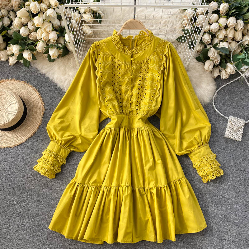 Ins Hepburn style lace flower lantern sleeves waist slimming single-breasted large swing lotus leaf dress