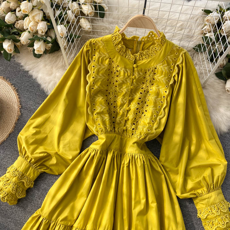 Ins Hepburn style lace flower lantern sleeves waist slimming single-breasted large swing lotus leaf dress