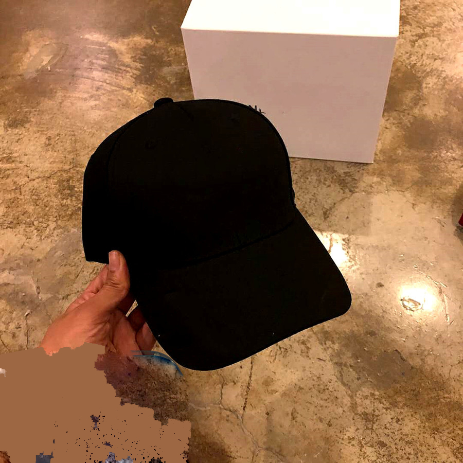 New Baseball Hat,Couple Hat and Suitable for Outdoor Fashion