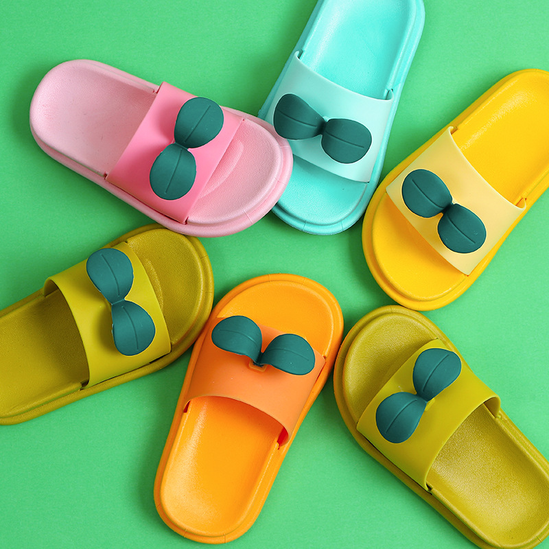 Children's Shoes Summer Non-Slip Soft Bottom Boys and Girls Slippers.