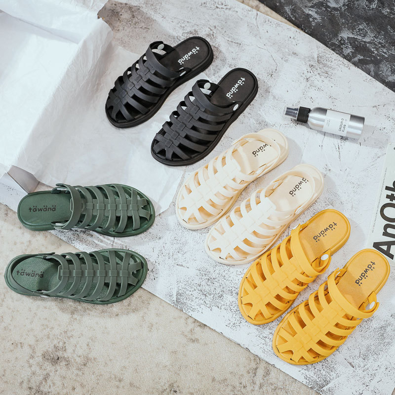 Slippers Female Summer Soft Bottom Non-Slip Wear Beach Slippers Hole Shoes.