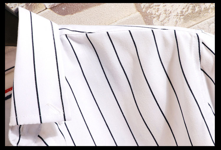 Short-Sleeved Shirt Handsome Spring Jacket Seven-Point Sleeve Shirt Striped Casual Shirt.
