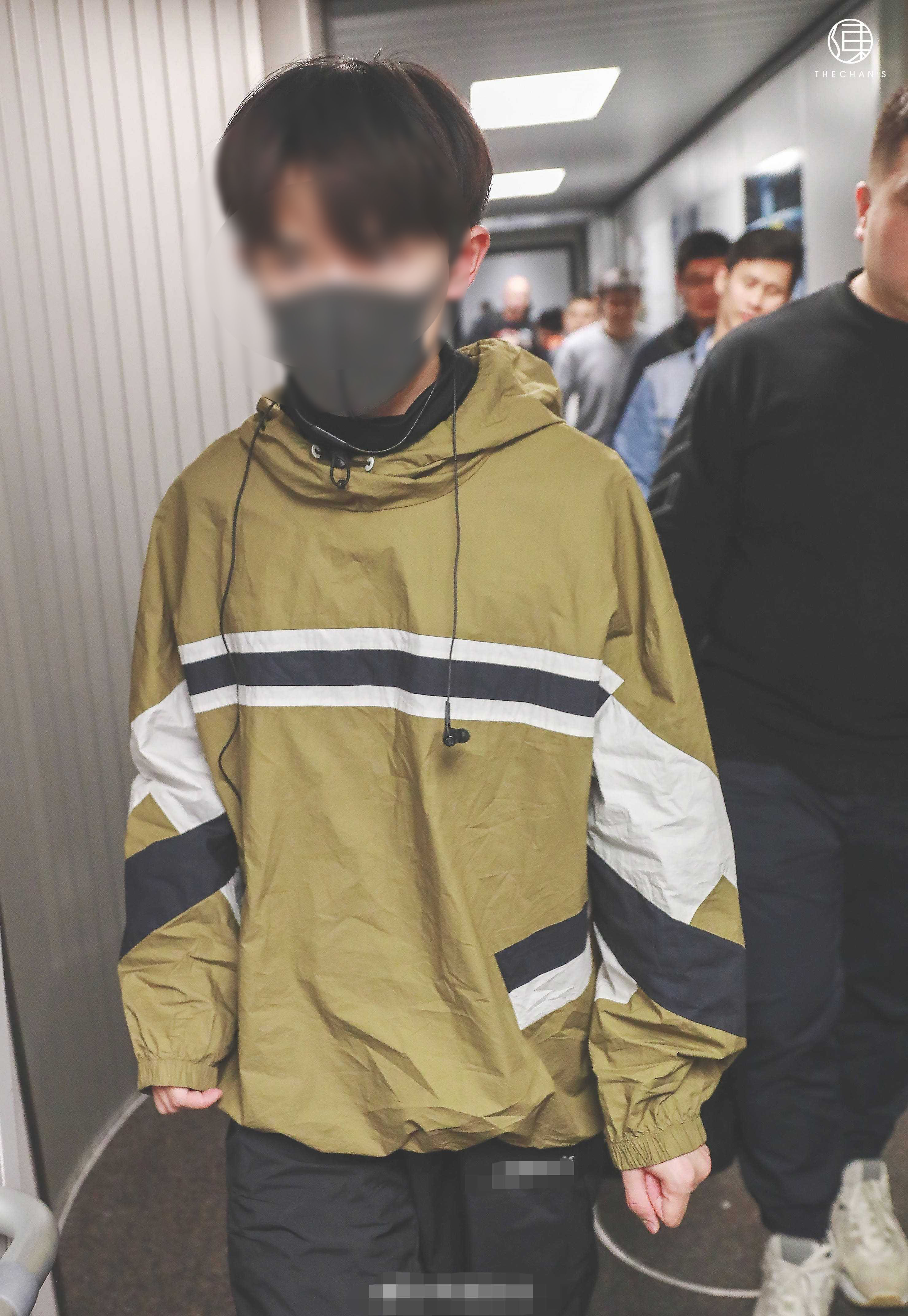 Jacket Full Stitching Hooded Hooded Thin Men and Women Thin Top.