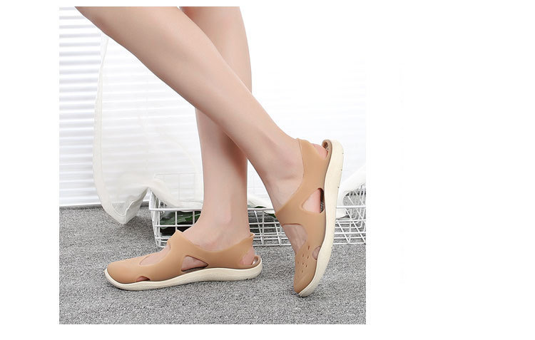 Sandals New Wild Non-Slip Soft Bottom Baotou Beach Hole Shoes Plastic Sandals Female Summer.