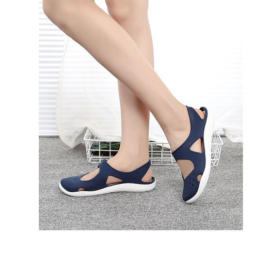 Sandals New Wild Non-Slip Soft Bottom Baotou Beach Hole Shoes Plastic Sandals Female Summer.