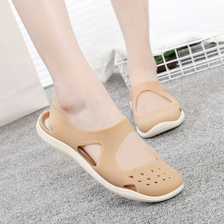 Sandals New Wild Non-Slip Soft Bottom Baotou Beach Hole Shoes Plastic Sandals Female Summer.