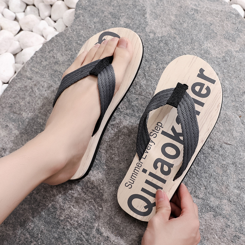 Casual Flip-Flops Non-Slip Summer Sandals and Slippers Men's Plus Size Beach Flip-Flops.