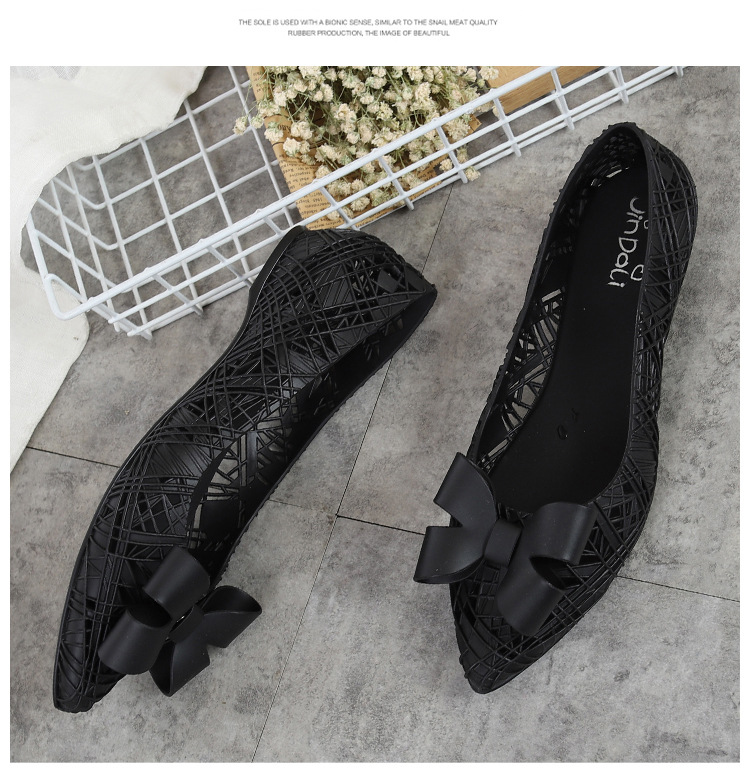 Summer Pointed Bowknot Hollow Hole Sandals Female Flat Heel Non-Slip Plastic Beach Shoes