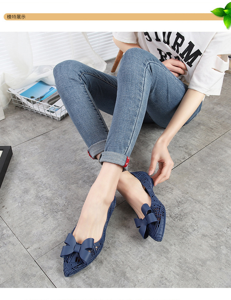 Summer Pointed Bowknot Hollow Hole Sandals Female Flat Heel Non-Slip Plastic Beach Shoes