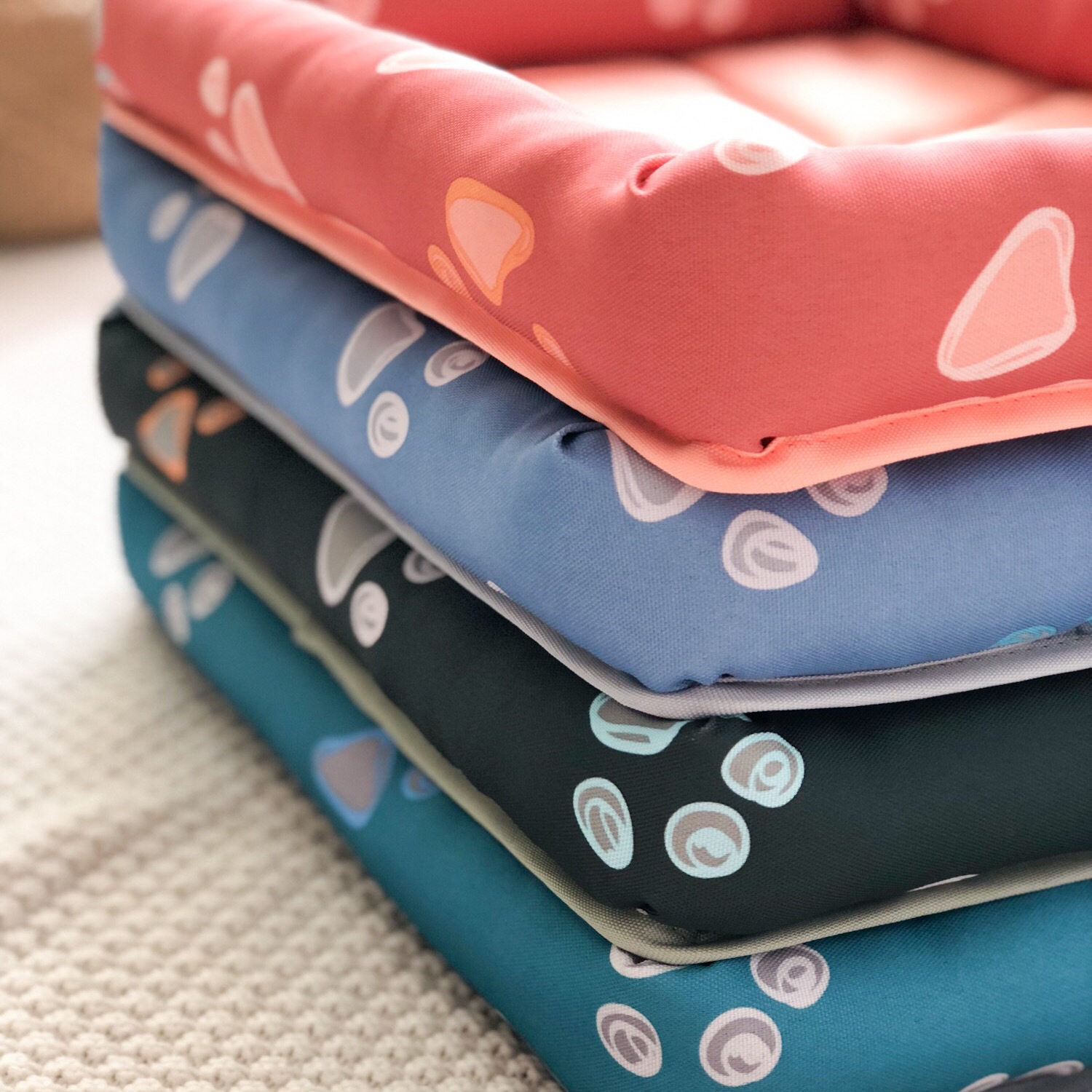 Universal Cat and Dog Mats Cool Down in Summer Sleeping Oxford Cloth Mats Four Seasons Pets.