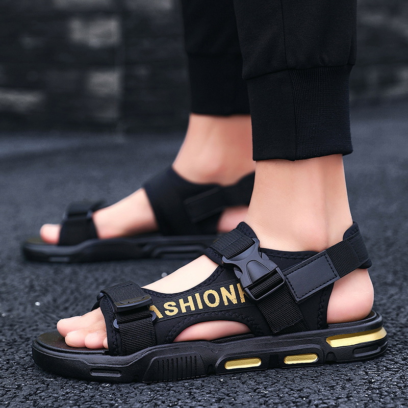 Men&apos;s Sandals Summer New Slippers Two Life Casual Youth Large Size Beach Shoes.
