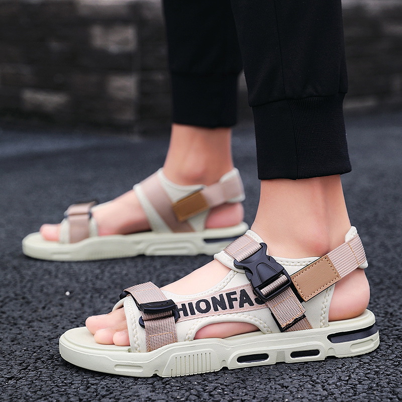 Men&apos;s Sandals Summer New Slippers Two Life Casual Youth Large Size Beach Shoes.
