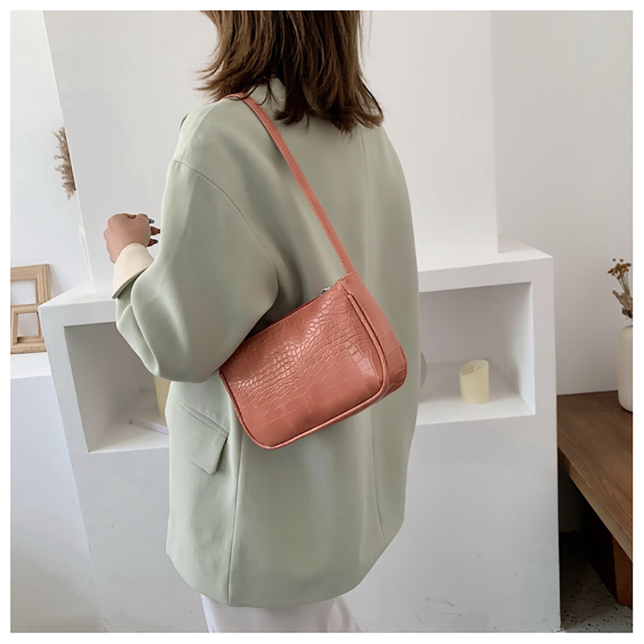 Crocodile Pattern Baguette Handbag For Women Candy Color Chain Small Shoulder Bags Fashion Design
