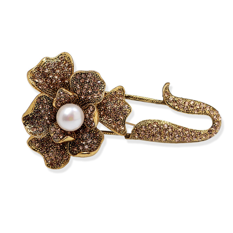 Korean Fashion Beautiful Pearl Brooch Alloy Diamond Brooch Clothing Accessories Gift Pin For Women