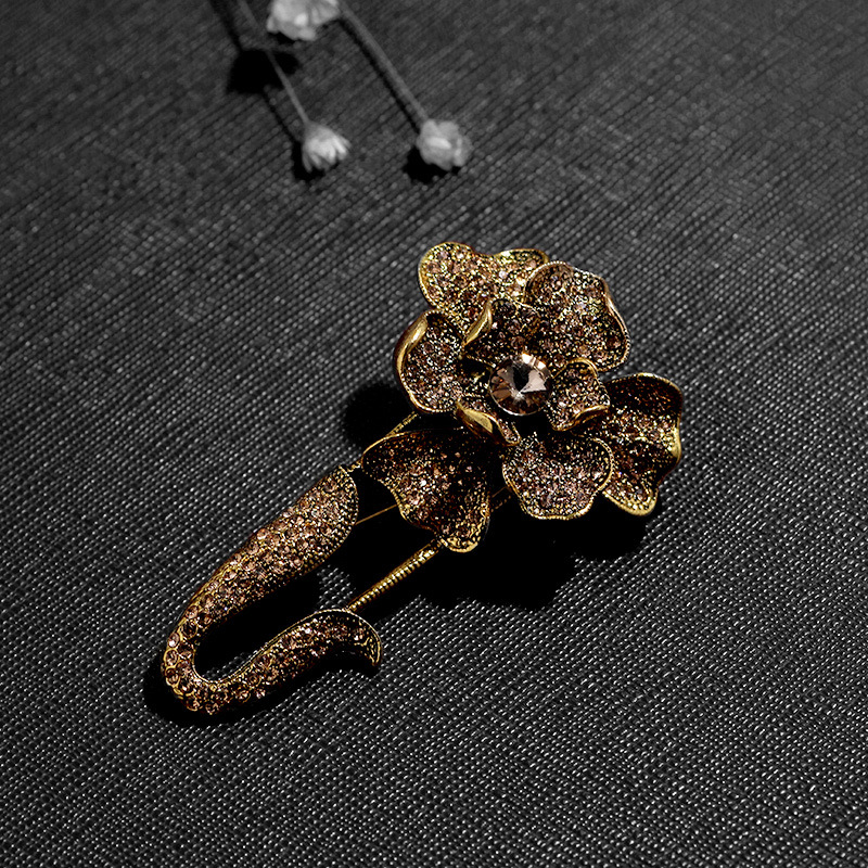 Korean Fashion Beautiful Pearl Brooch Alloy Diamond Brooch Clothing Accessories Gift Pin For Women