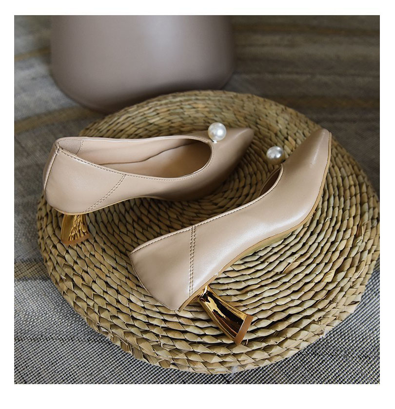 White French Pearl High Heels Fairy Style Pointed Thick Mid-heel Cat Heel Fashion Commuter Shoes