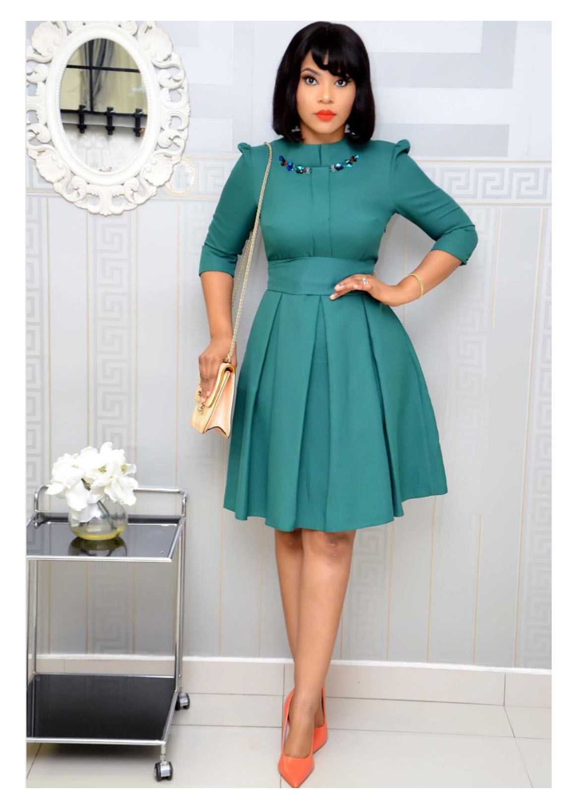 Explosive Women's Embroidered Double-collar Pleated Commuter Plus Size Waist Dress