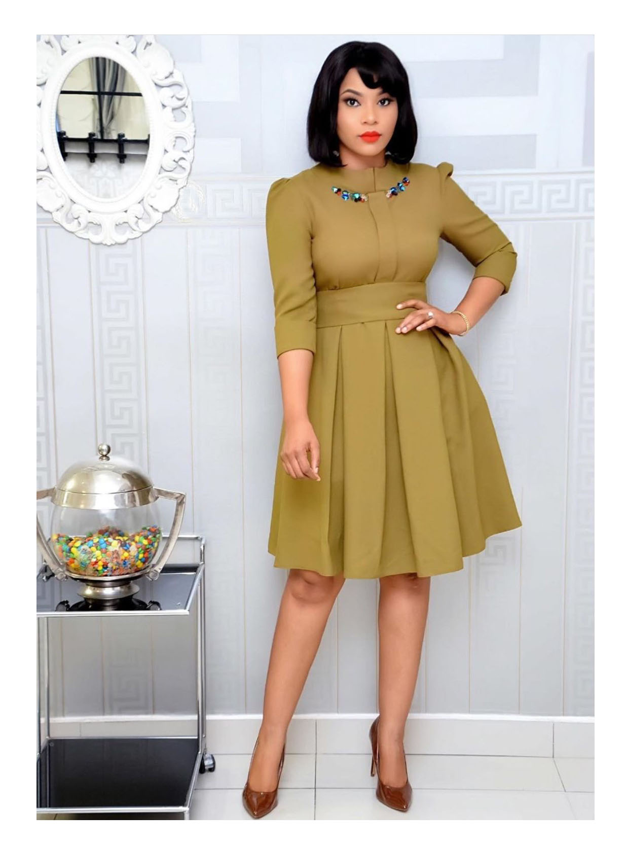 Explosive Women's Embroidered Double-collar Pleated Commuter Plus Size Waist Dress