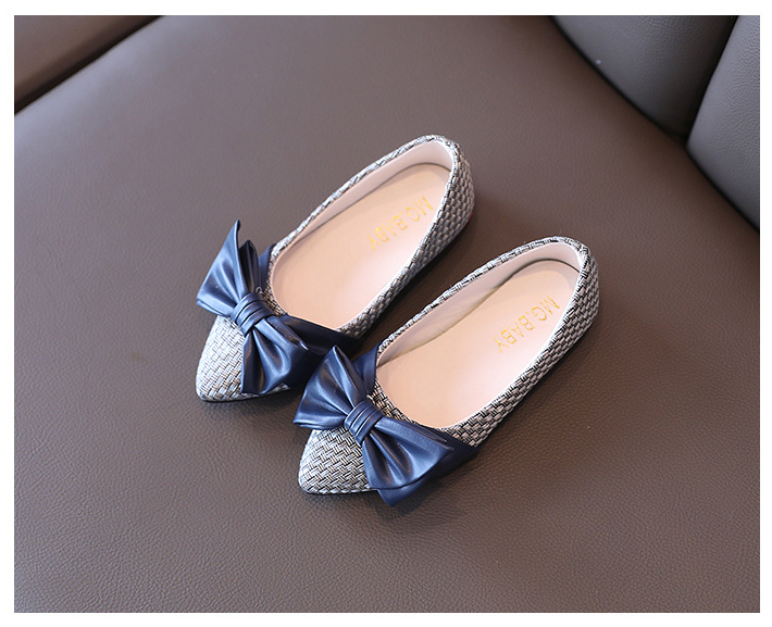 Girls Set Foot Single Shoes Spring New Pointed Small Leather Shoes Bow Peas Shoes