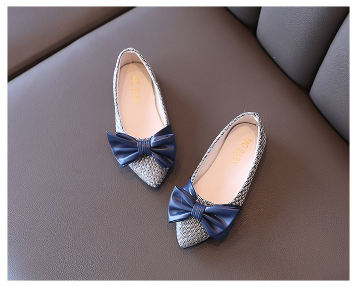 Girls Set Foot Single Shoes Spring New Pointed Small Leather Shoes Bow Peas Shoes