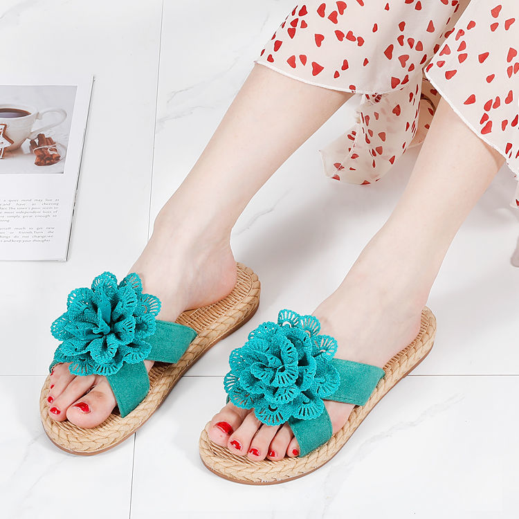 Ladies Flower Slippers Simple Fashion White Flat Shoes Beach Shoes Flip-Flops New Sandals