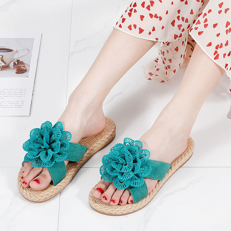Ladies Flower Slippers Simple Fashion White Flat Shoes Beach Shoes Flip-Flops New Sandals