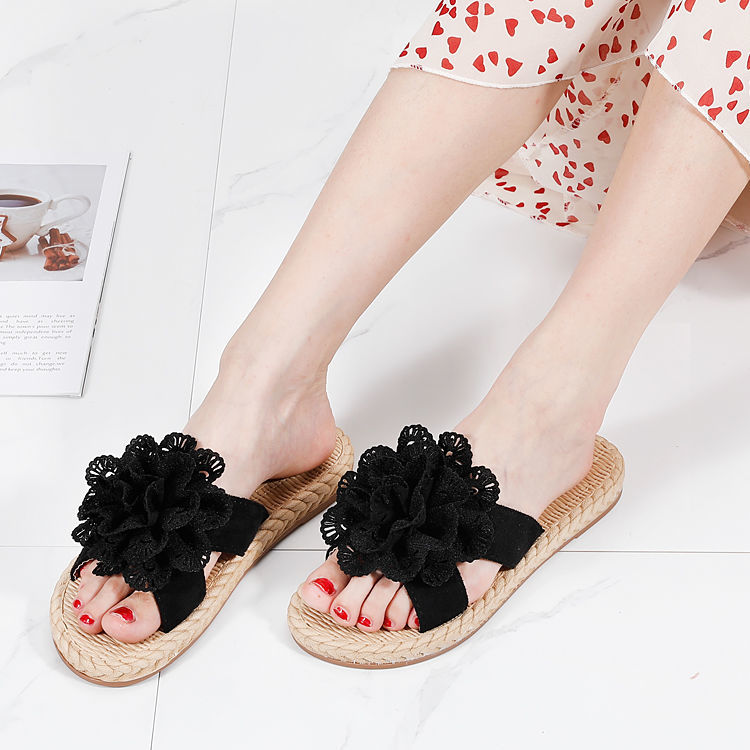 Ladies Flower Slippers Simple Fashion White Flat Shoes Beach Shoes Flip-Flops New Sandals