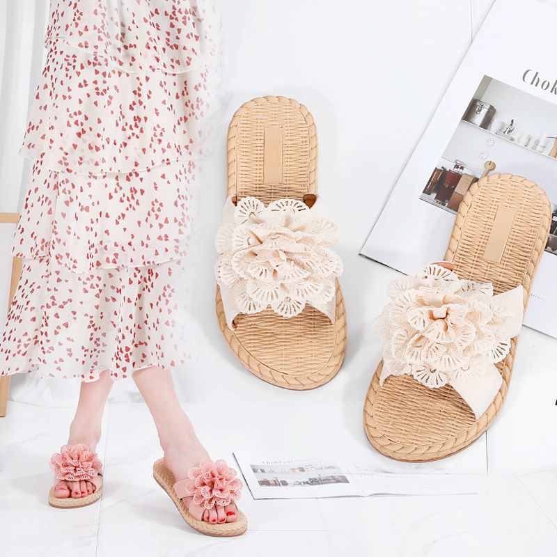 Ladies Flower Slippers Simple Fashion White Flat Shoes Beach Shoes Flip-Flops New Sandals
