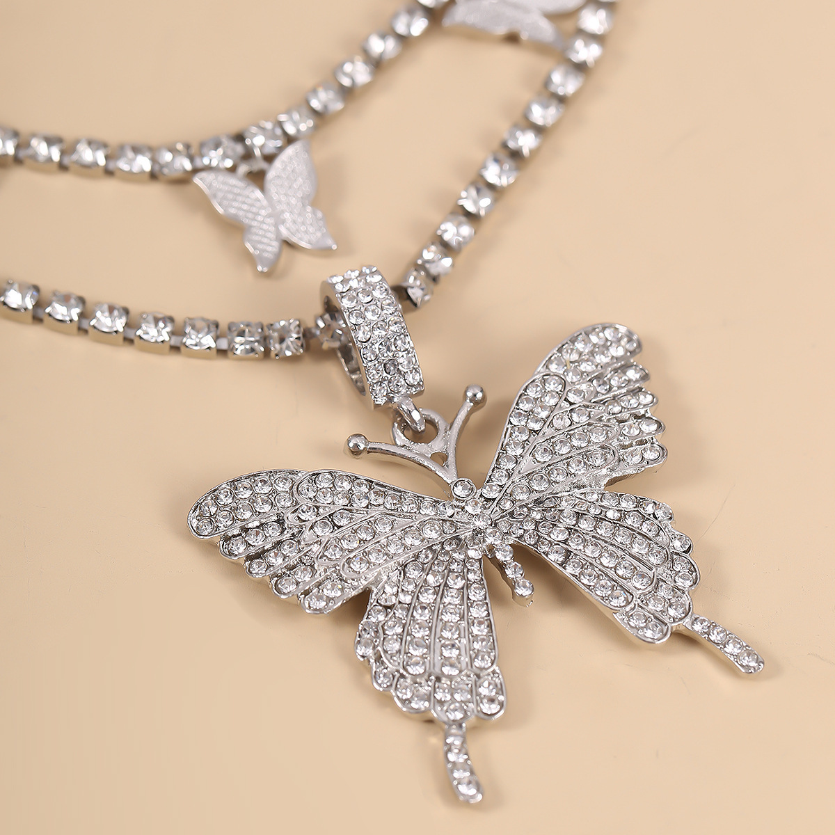 【 Valentine gifts】 Women's Necklace Creative Mix and Match Butterfly Diamond Set Necklace