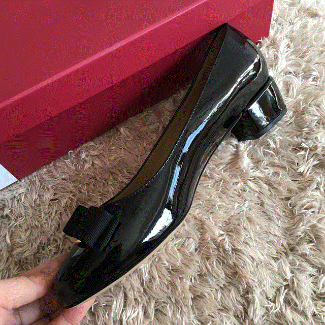 2021 High quality Ballet flat shoes leather round head shallow bow versatile single shoes women's leather bow womens