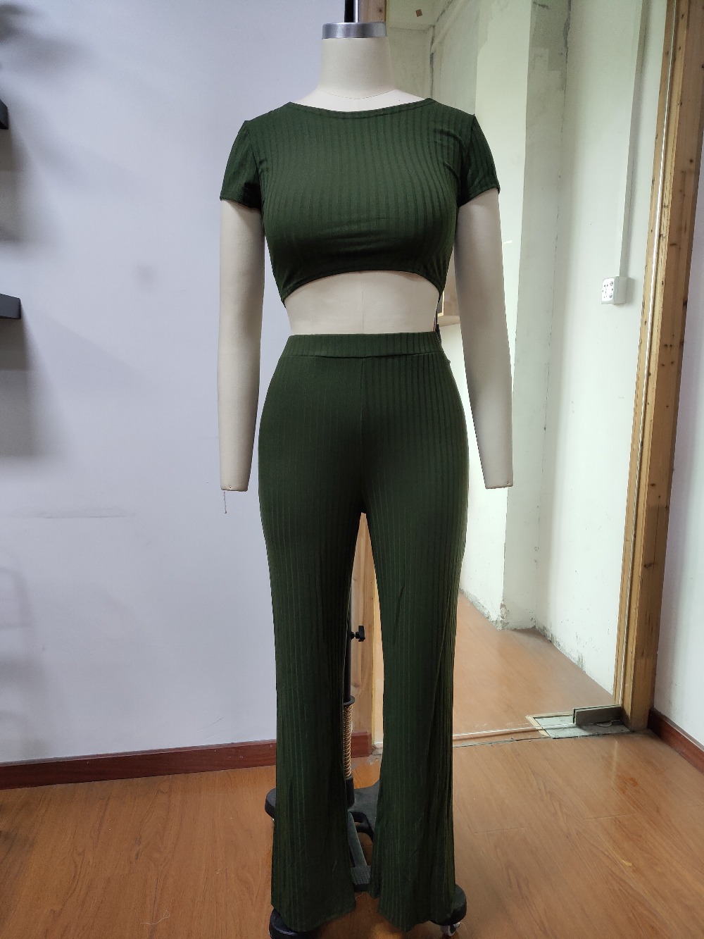 2021 High quality Women knitted long sleeve o-neck crop top wide leg pants 2 piece set for female women suits