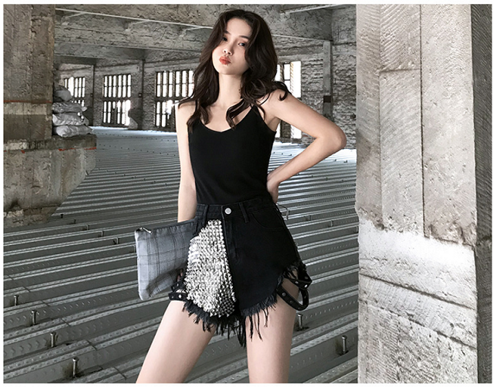 2021 High quality Women Fashion Vintage Tassel Rivet Ripped High Waisted Short Jeans Punk Sexy Hot Woman Denim Shorts