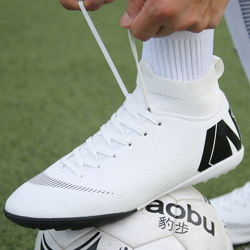 2021 High quality Hot Men High Ankle Football Shoes Long Spikes Outdoor For Men Women Soccer Shoes Fashion Sneakers